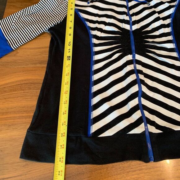 Women's sweatshirt, full zip, 1/2 sleeve, bright blue accents, dynamic Sz M, EUC - Picture 4 of 15